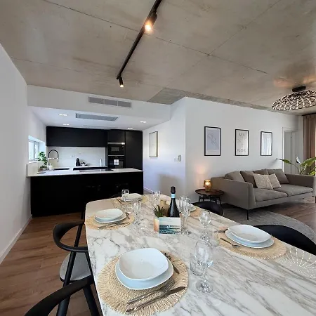 Luxury Penthouse With Pool And Terrace For 5 Guests شقة *