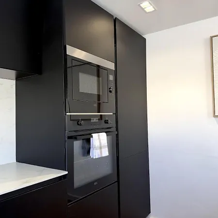 Luxury Penthouse With Pool And Terrace For 5 Guests *