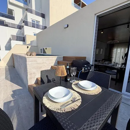 Luxury Penthouse With Pool And Terrace For 5 Guests *