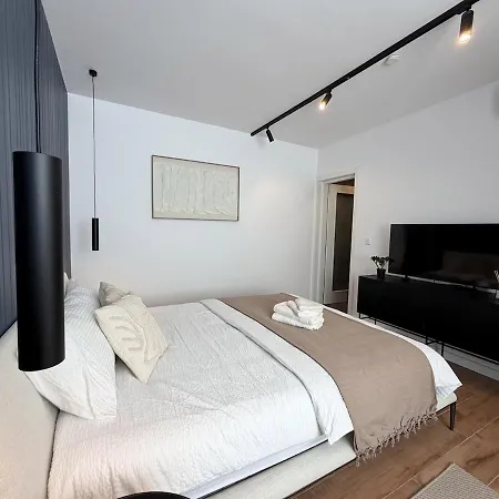 شقة Luxury Penthouse With Pool And Terrace For 5 Guests