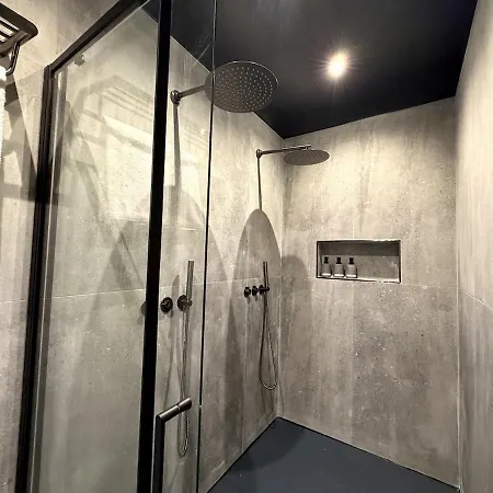 شقة Luxury Penthouse With Pool And Terrace For 5 Guests